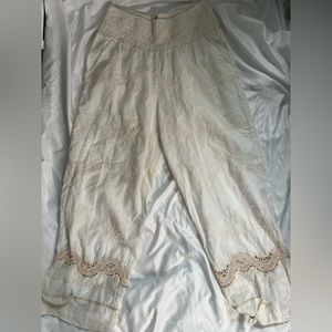Women’s flowy pants. Size Medium